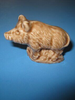 Pig Boar Wade Red Rose Tea Figure Whimsie Animal
